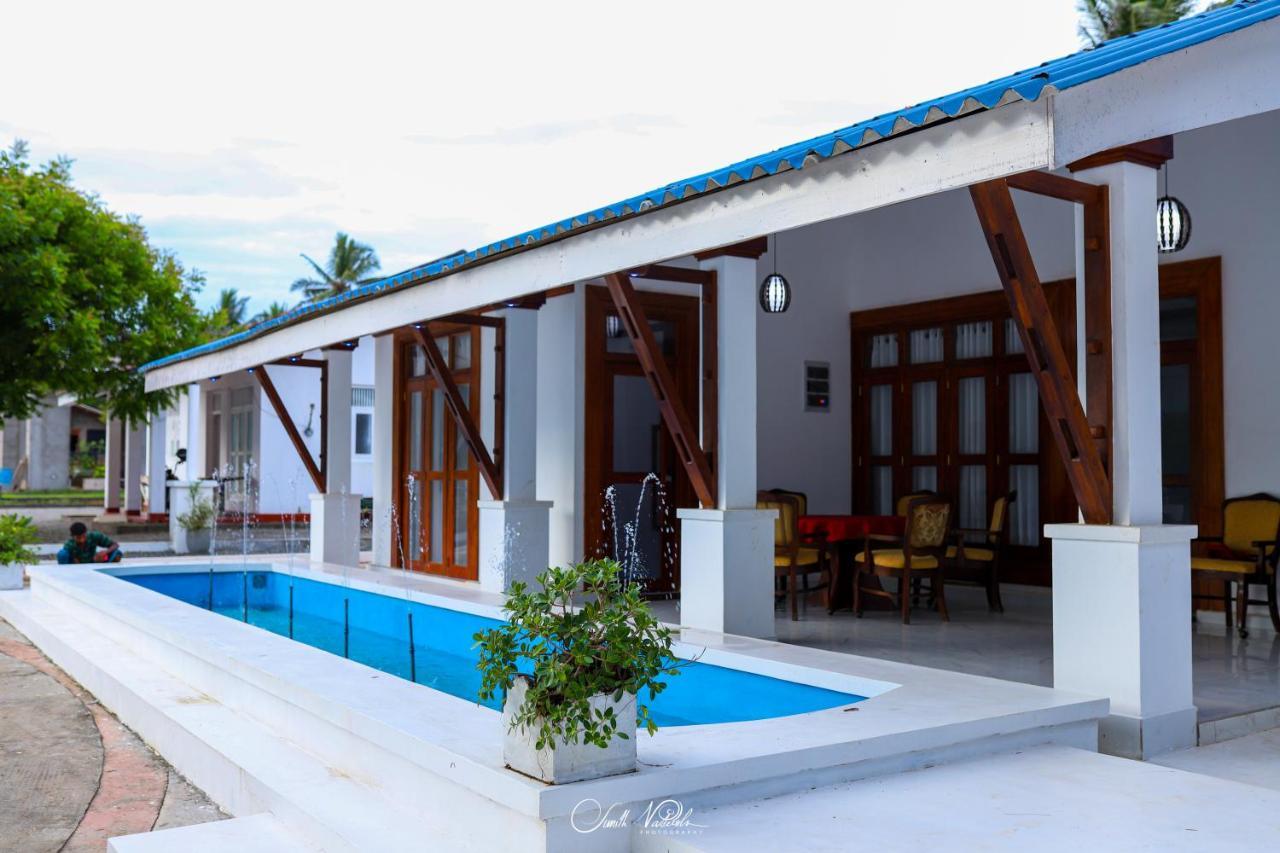 Ceylonta Beach Resort And Spa Hambantota Exterior foto
