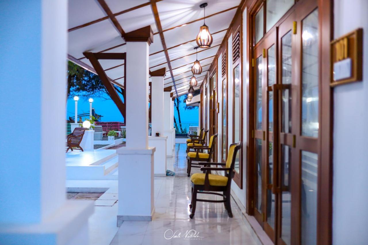 Ceylonta Beach Resort And Spa Hambantota Exterior foto