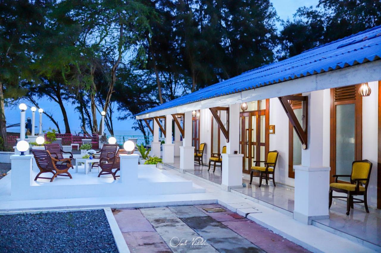 Ceylonta Beach Resort And Spa Hambantota Exterior foto