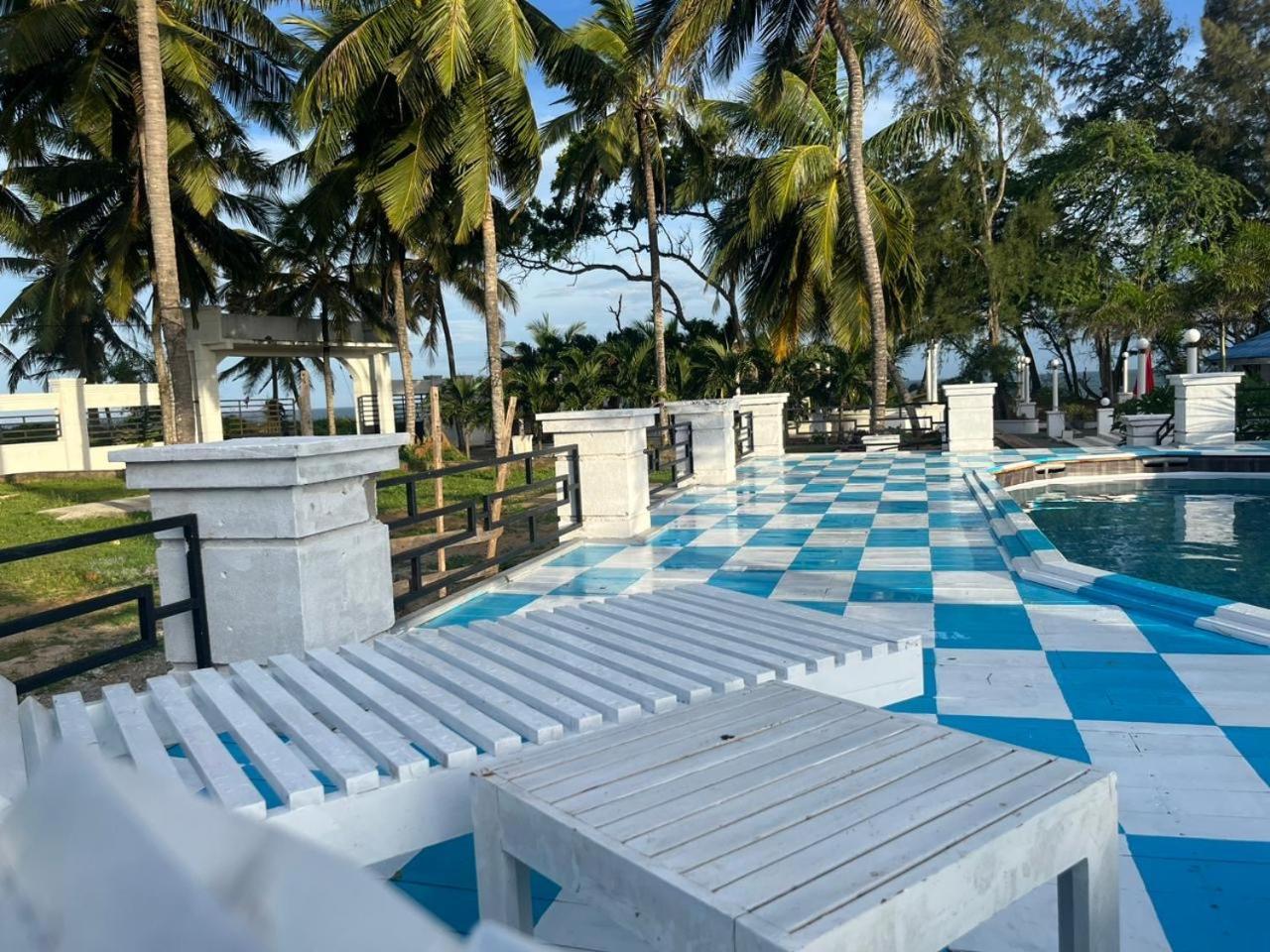 Ceylonta Beach Resort And Spa Hambantota Exterior foto