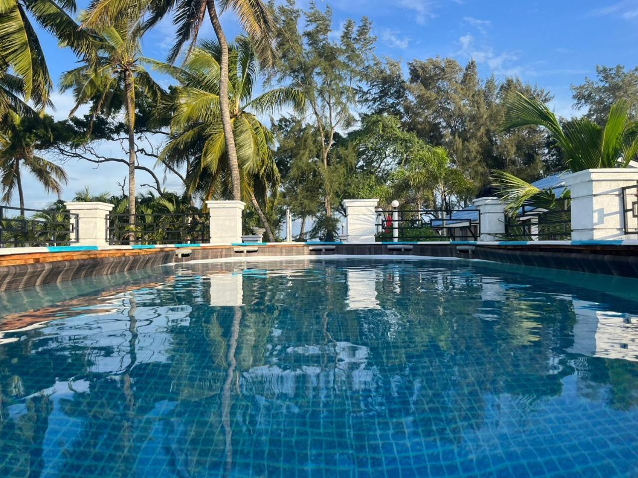 Ceylonta Beach Resort And Spa Hambantota Exterior foto